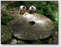Гигантские каменные круги на островах-спутниках острова Бабельдаоб.
