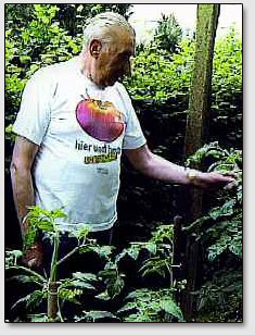 Гельмут Ханс дважды в день любовно разговаривал со своими растениями.